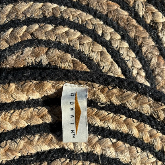 4 Domain Table Mats - Picture 3 of 4